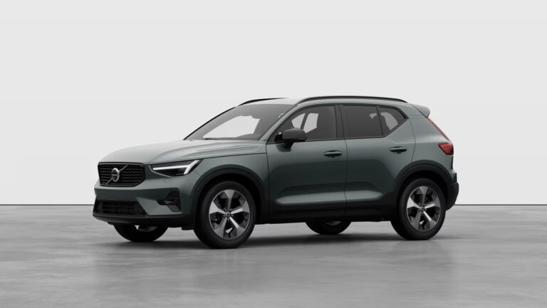 VOLVO XC40 B3 (P) Plus Dark AT7 FWD 1
