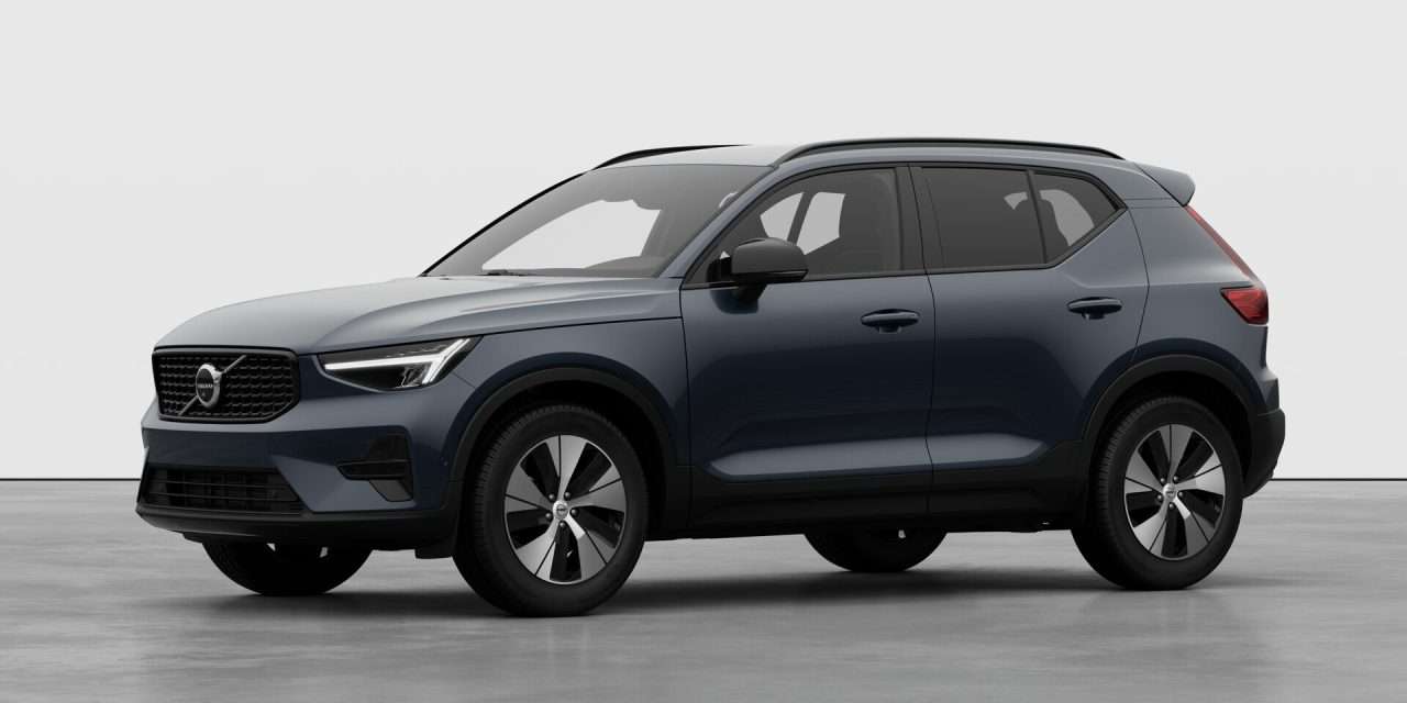 VOLVO XC40 B3 (P) Plus Dark AT7 FWD