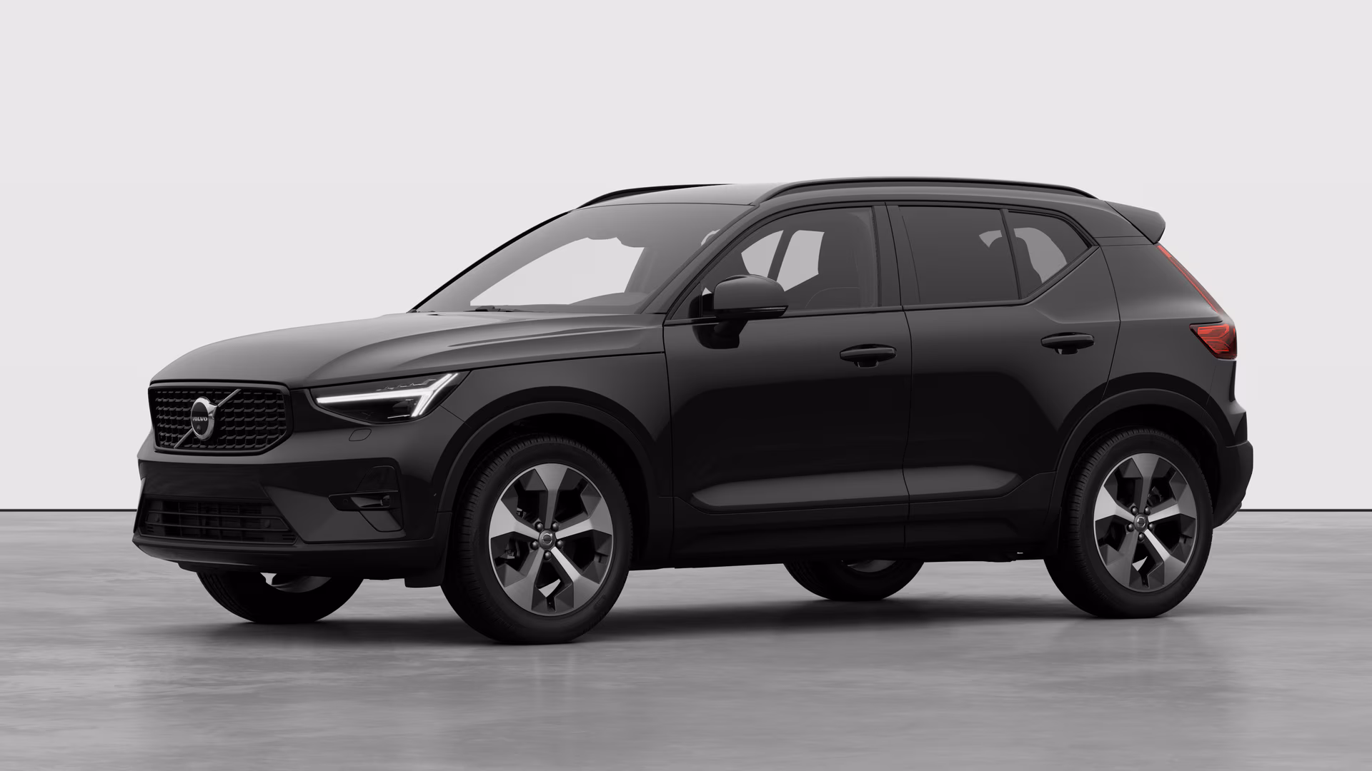 VOLVO XC40 B4 (P) Plus Dark AT7 FWD
