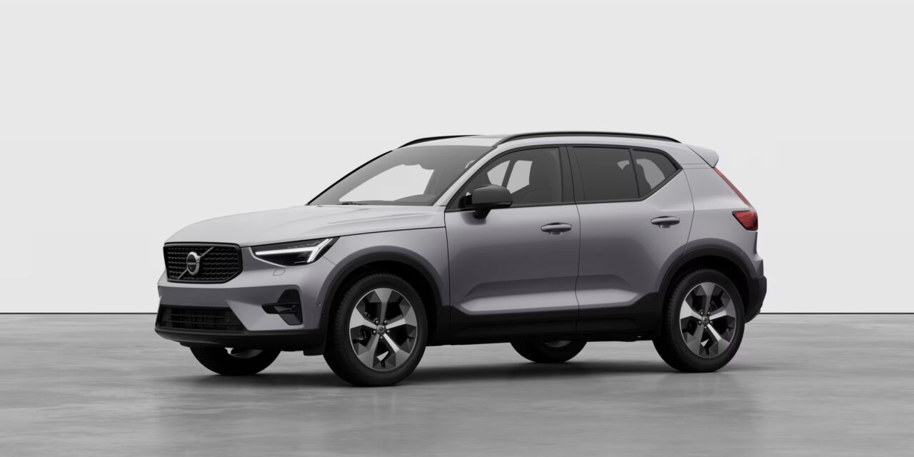 VOLVO XC40 B4 (P) Ultra Dark AT7 FWD