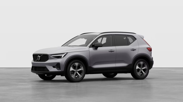 VOLVO XC40 B4 (P) Ultra Dark AT7 FWD