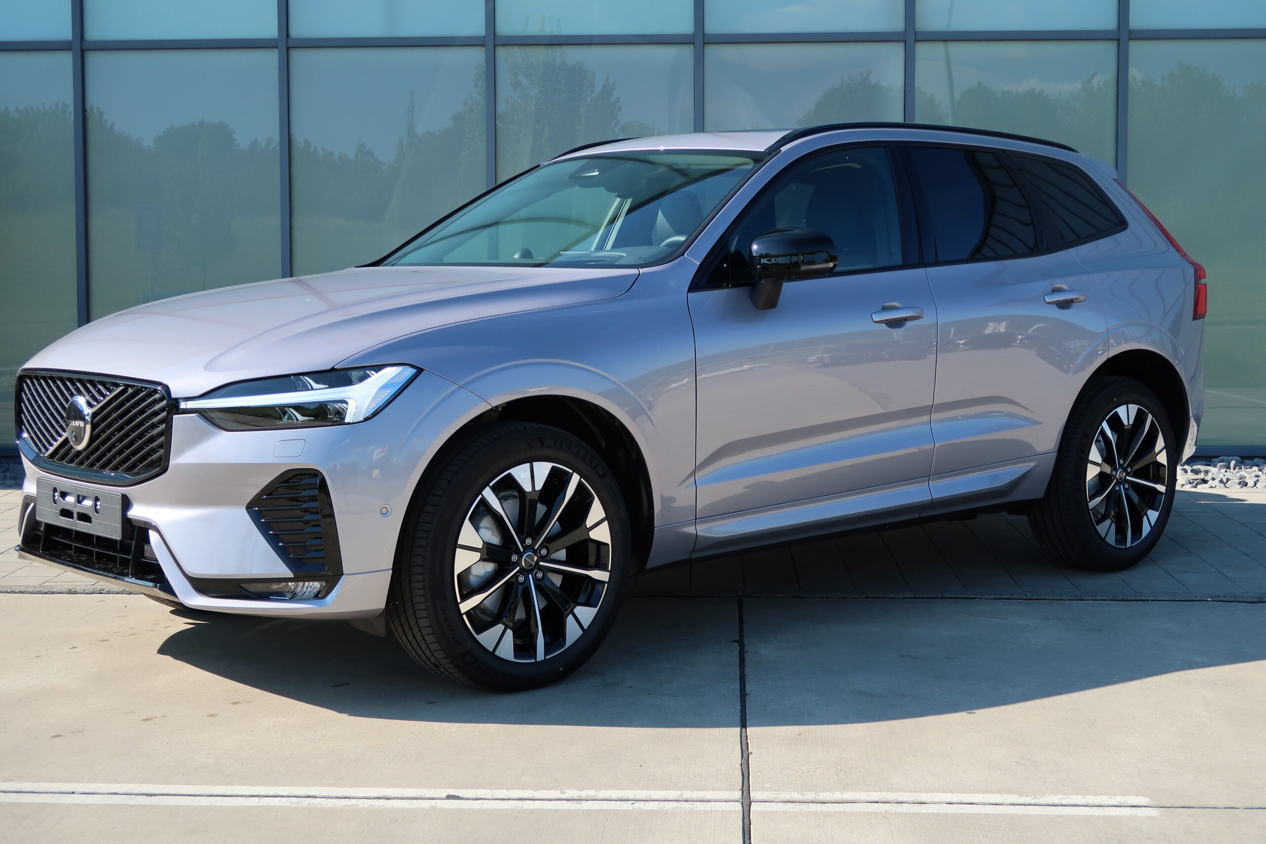 Volvo_XC60_25_silver_TOP_AUTO_BRATISLAVA_VOLVOBORY (1)