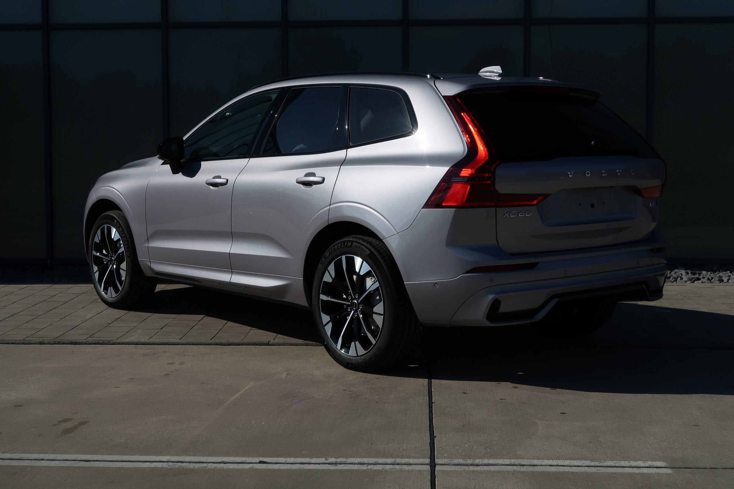 Volvo_XC60_25_silver_TOP_AUTO_BRATISLAVA_VOLVOBORY (4)