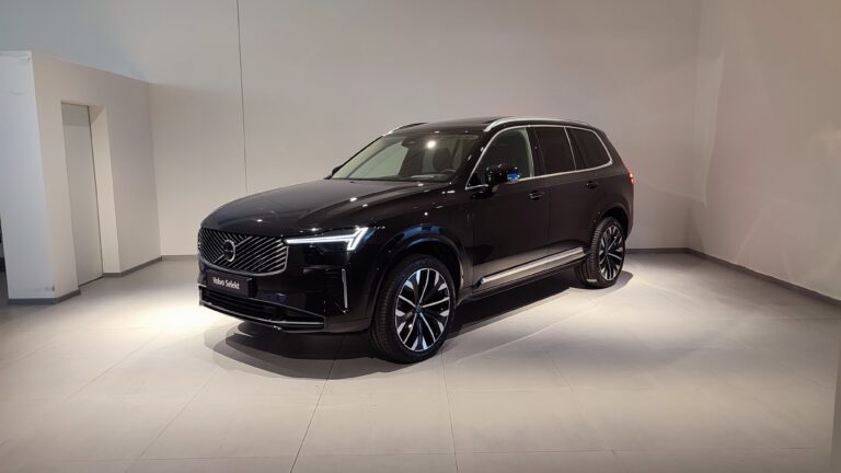 VOLVO_XC90_T8_PLUS_BRIGHT_AWD_2025_SELEKT_TOP_AUTO_BRATISLAVA_VOLVO_BORY (9)