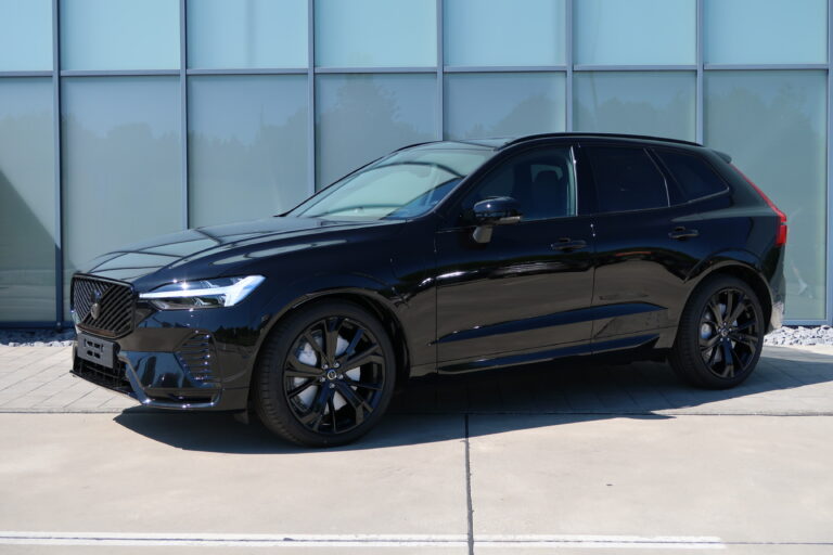 Volvo_XC60_25_black_TOP_AUTO_BRATISLAVA_VOLVOBORY (1)