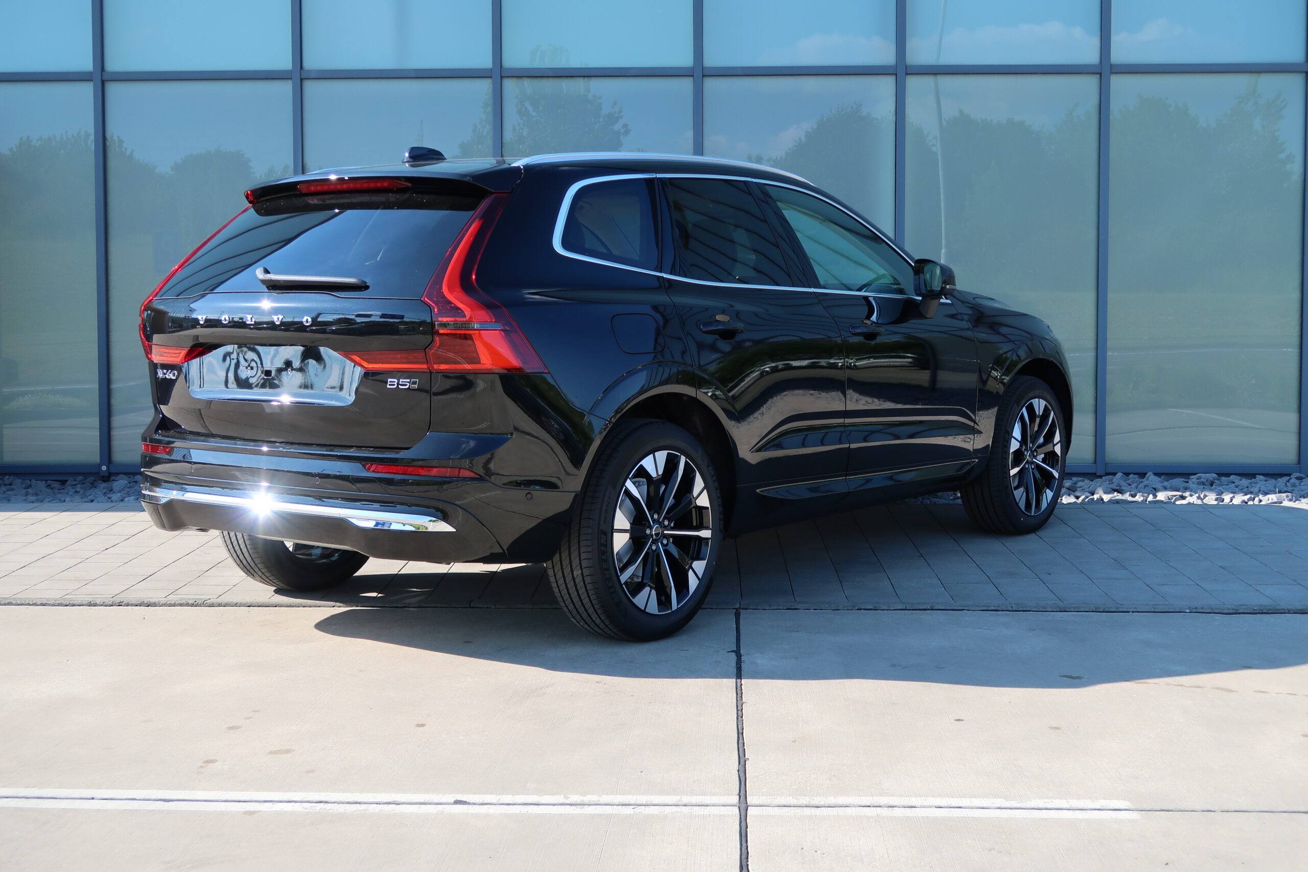 Volvo_26_XC60_black_TOP_AUTO_BRATISLAVA_VOLVOBORY (3)