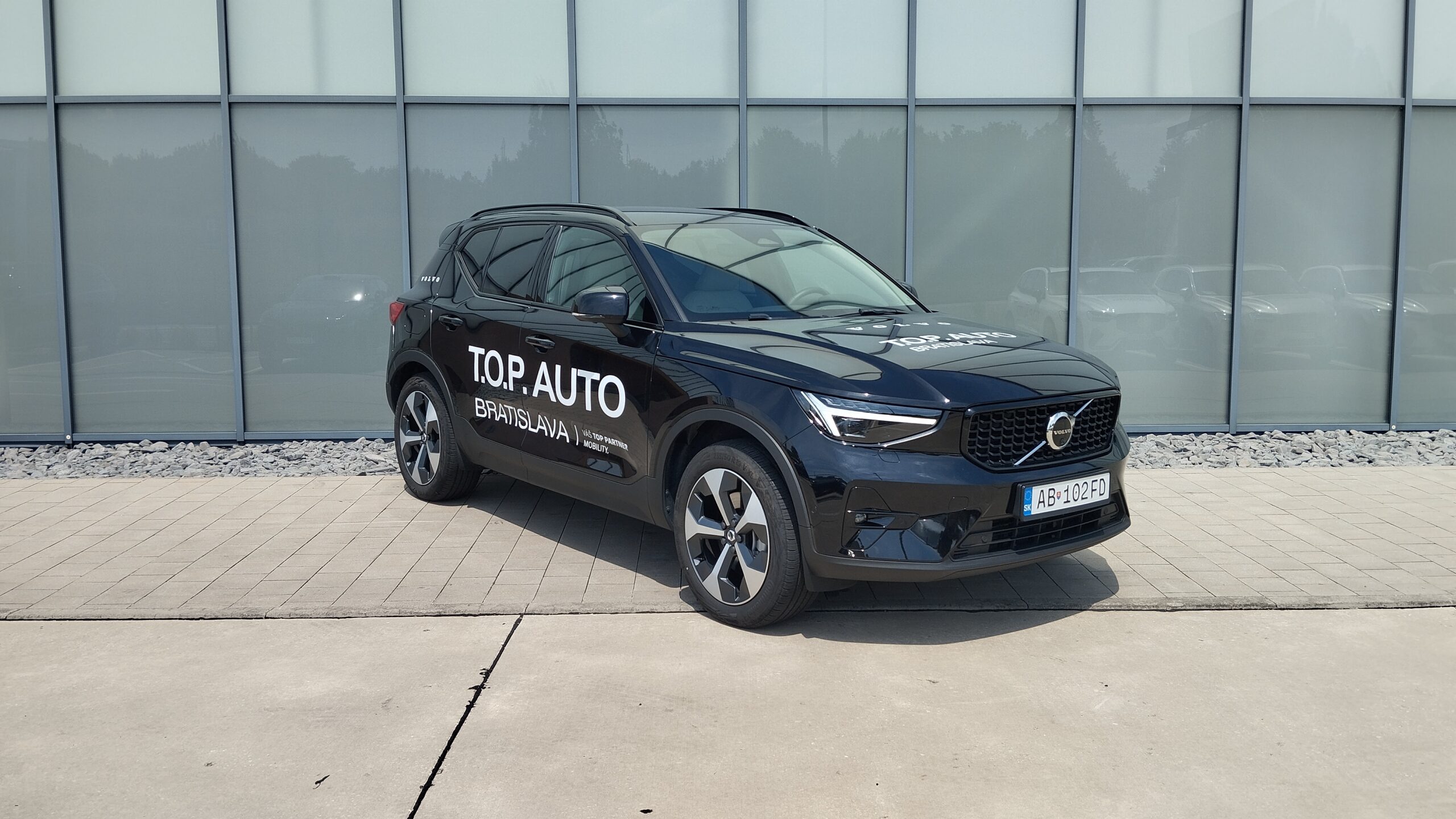 Volvo_25_XC40_black_TOP_AUTO_BRATISLAVA_VOLVOBORY (3)