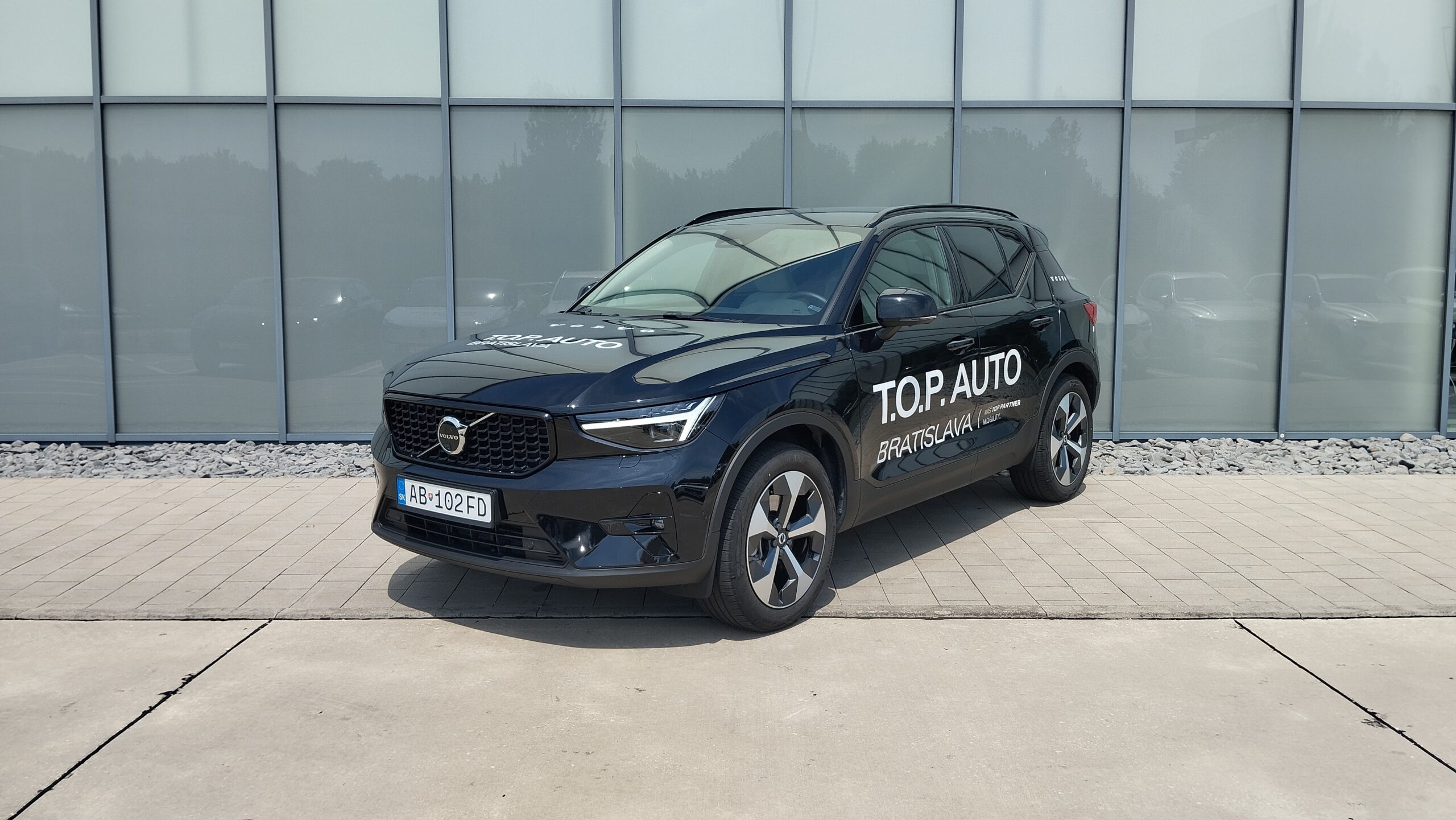 Volvo_25_XC40_black_TOP_AUTO_BRATISLAVA_VOLVOBORY (4)