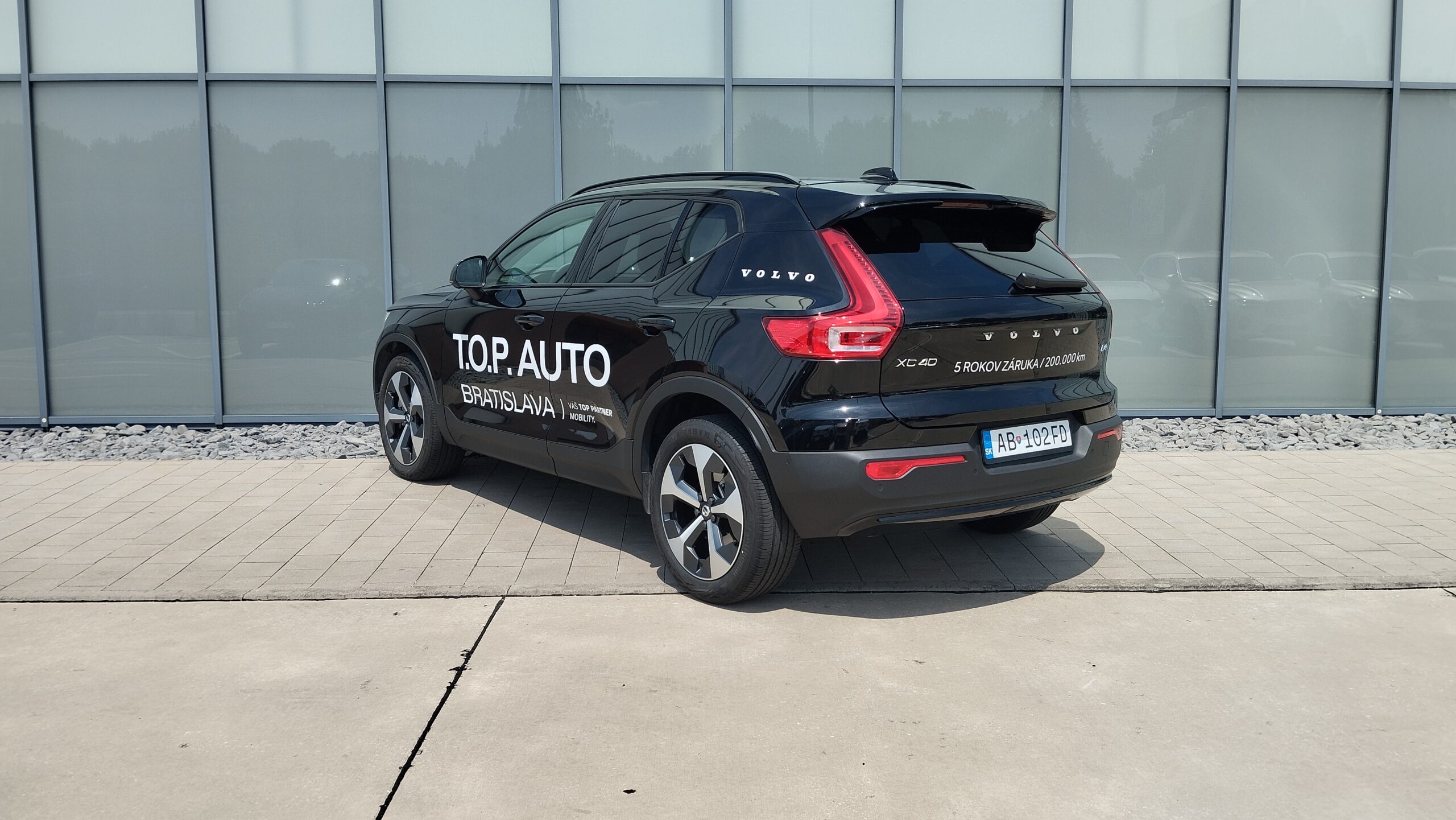 Volvo_25_XC40_black_TOP_AUTO_BRATISLAVA_VOLVOBORY (6)