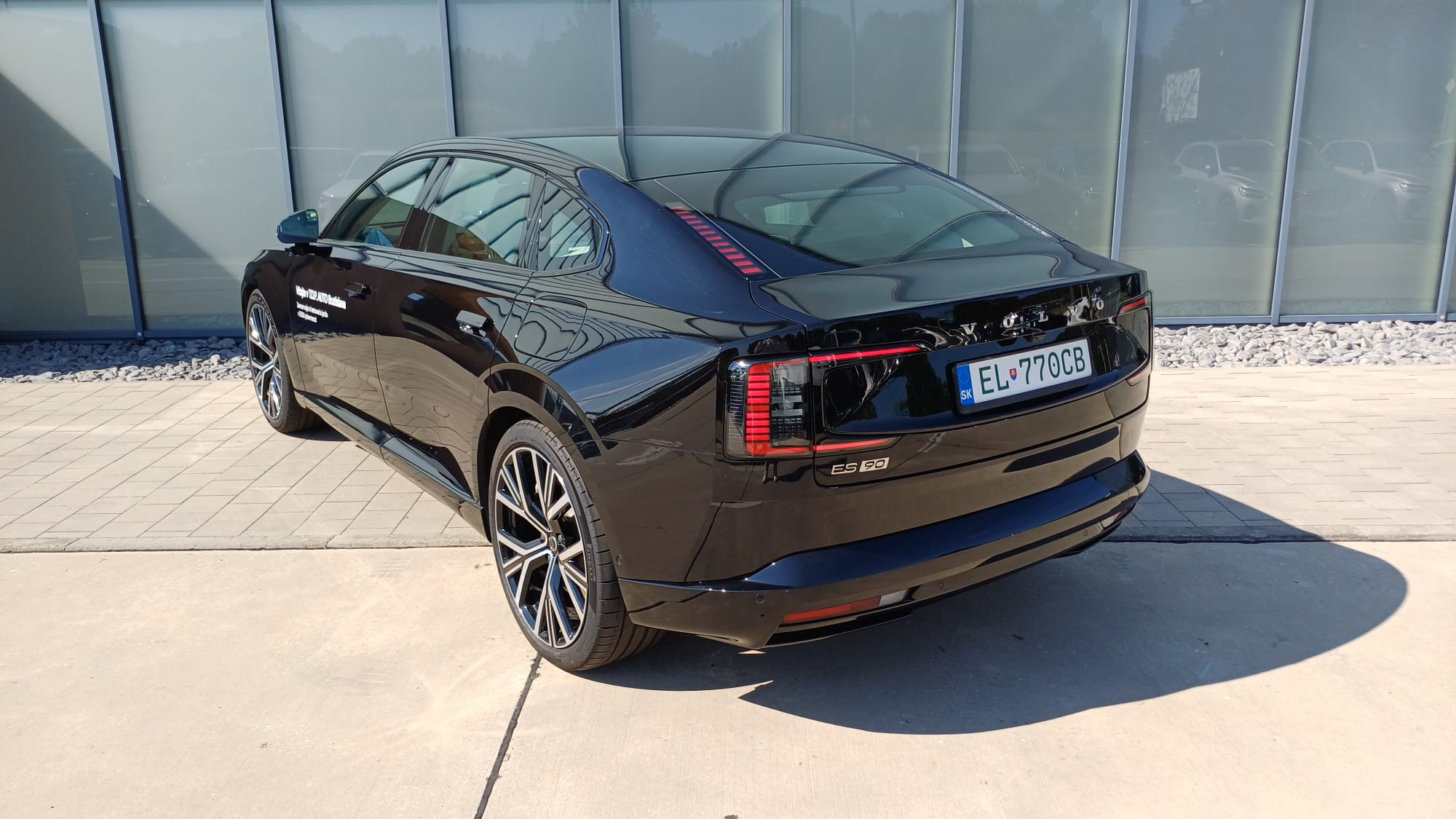 Volvo_ES90_Single_Motor_2026_Ultra_Onyx_Black_TOP_AUTO_BRATISLAVA_VOLVOBORY_VOLVOROZNAVSKA _VOLVOBRATISLAVA (6)