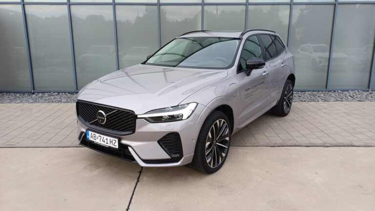 Volvo_XC60_T8_26_Ultra_Aurora_Silver_TOP_AUTO_BRATISLAVA_VOLVOBORY_VOLVOROZNAVSKA (2)