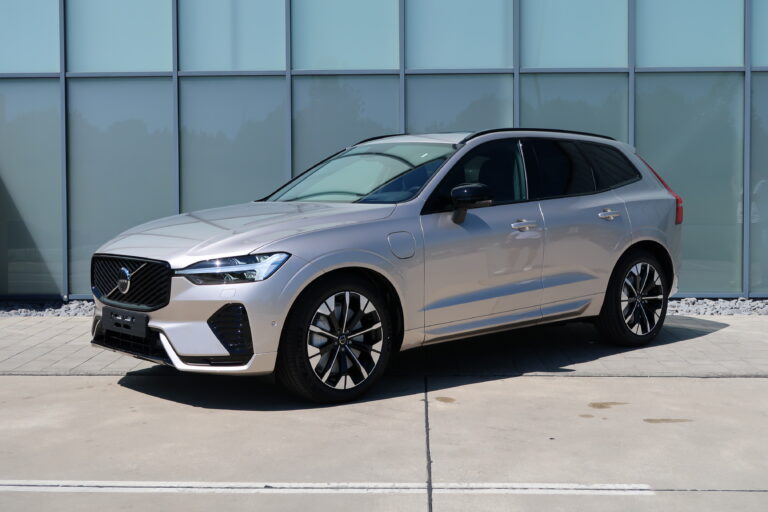 Volvo_XC60_T8_26_brown_TOP_AUTO_BRATISLAVA_VOLVOBORY (1)
